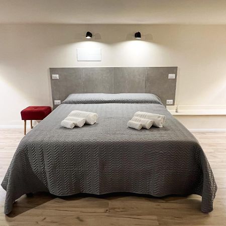 Al 115 Rooms Каляри Екстериор снимка