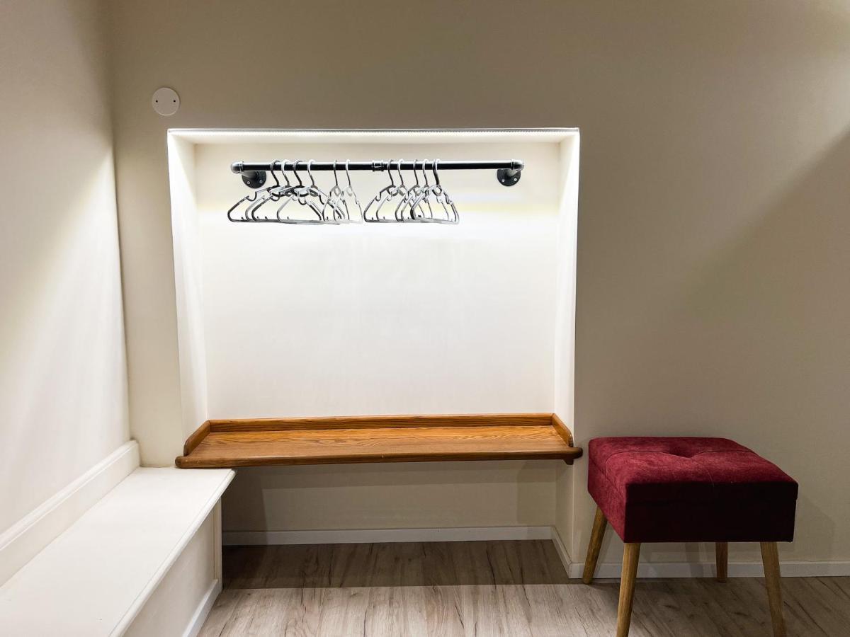 Al 115 Rooms Каляри Екстериор снимка