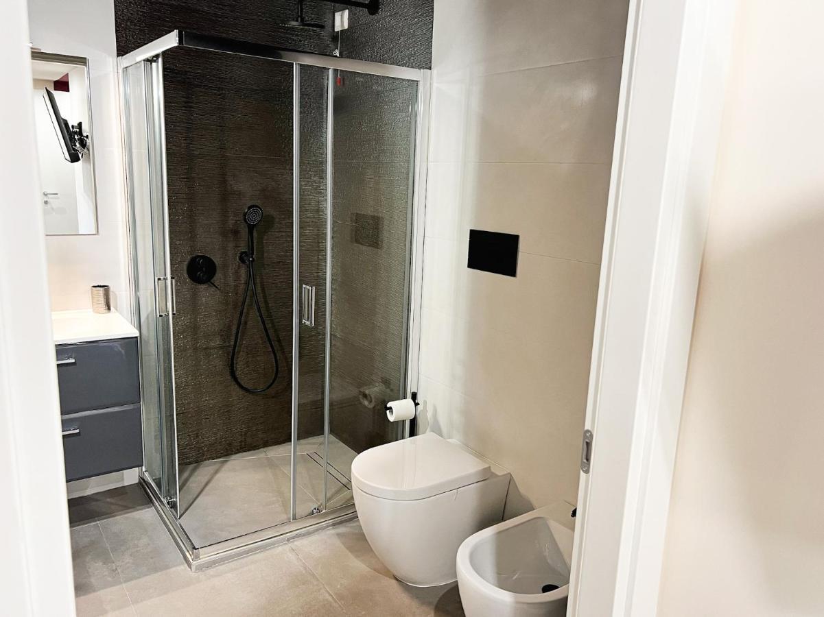 Al 115 Rooms Каляри Екстериор снимка
