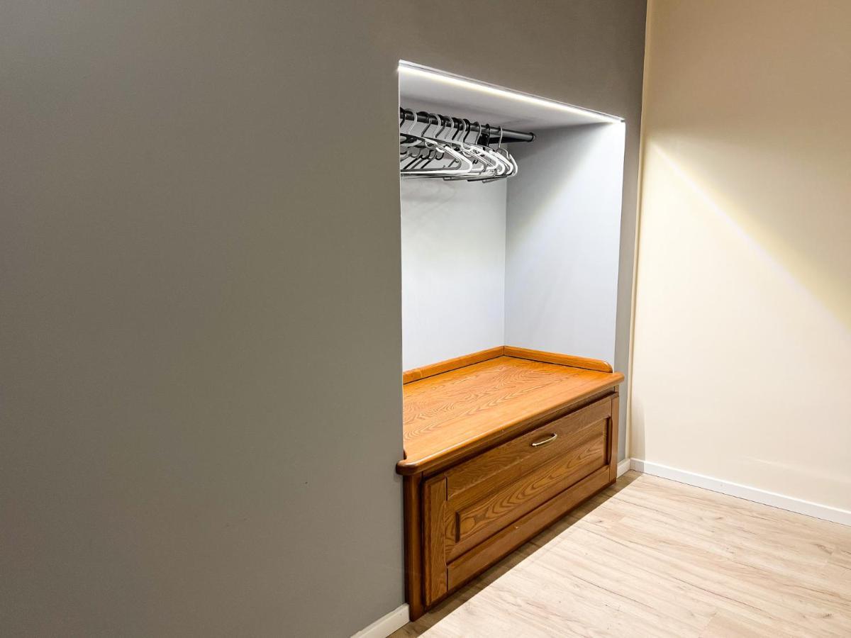 Al 115 Rooms Каляри Екстериор снимка