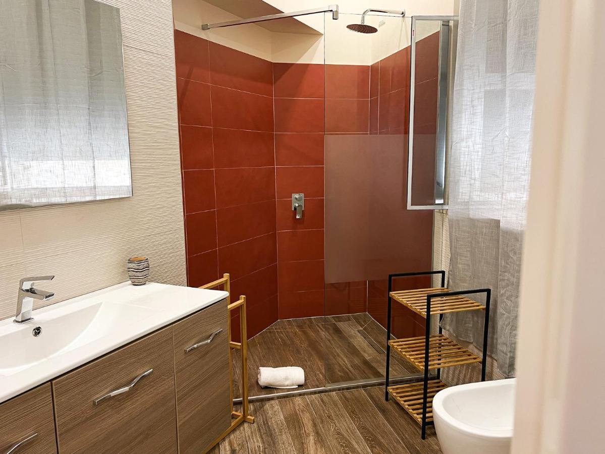 Al 115 Rooms Каляри Екстериор снимка